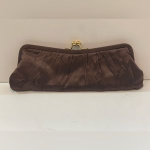 Cache brown clutch